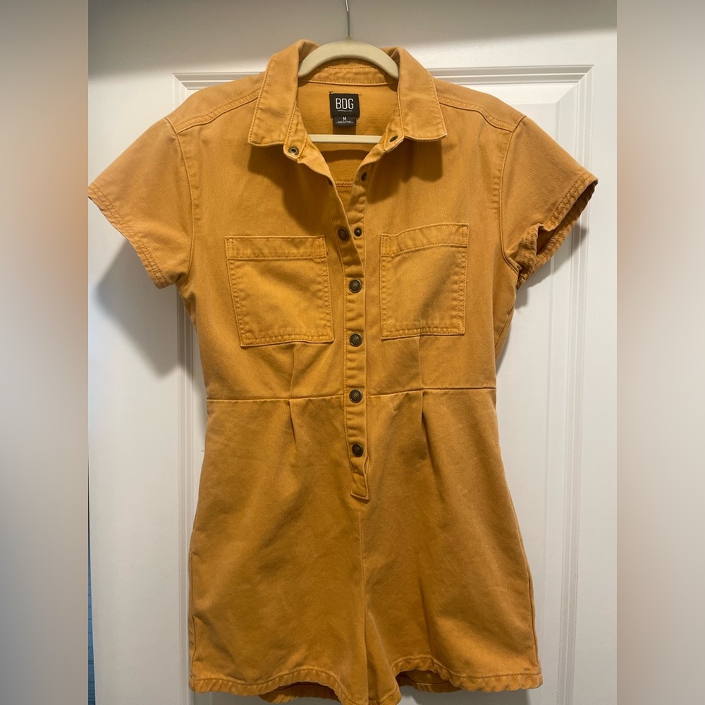 BDG Mustard Shorts jumper